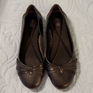 Bass size 9 Black flats